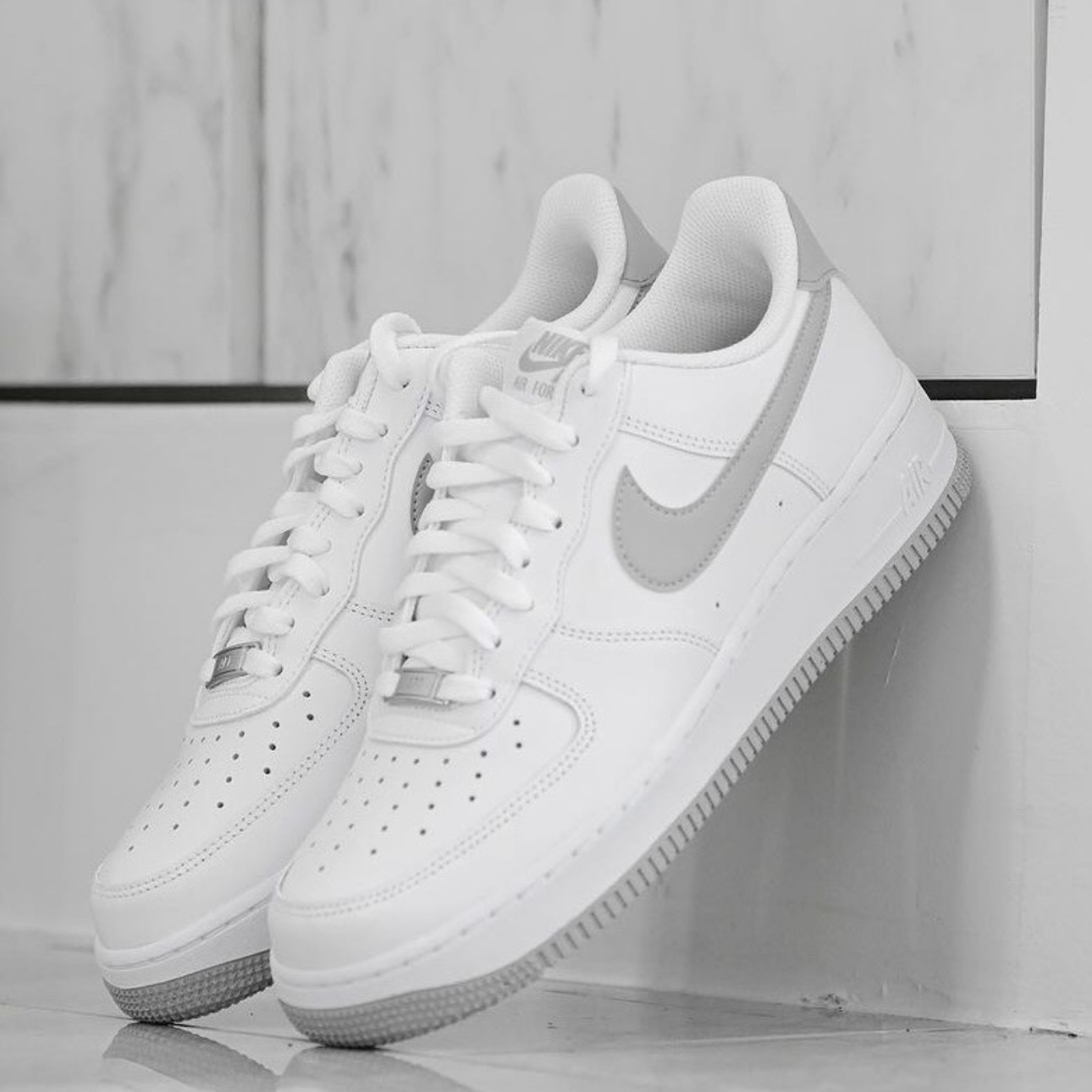 耐克男鞋Nike Air Force 1 AF1白灰空军一号低帮板鞋FJ4146-100