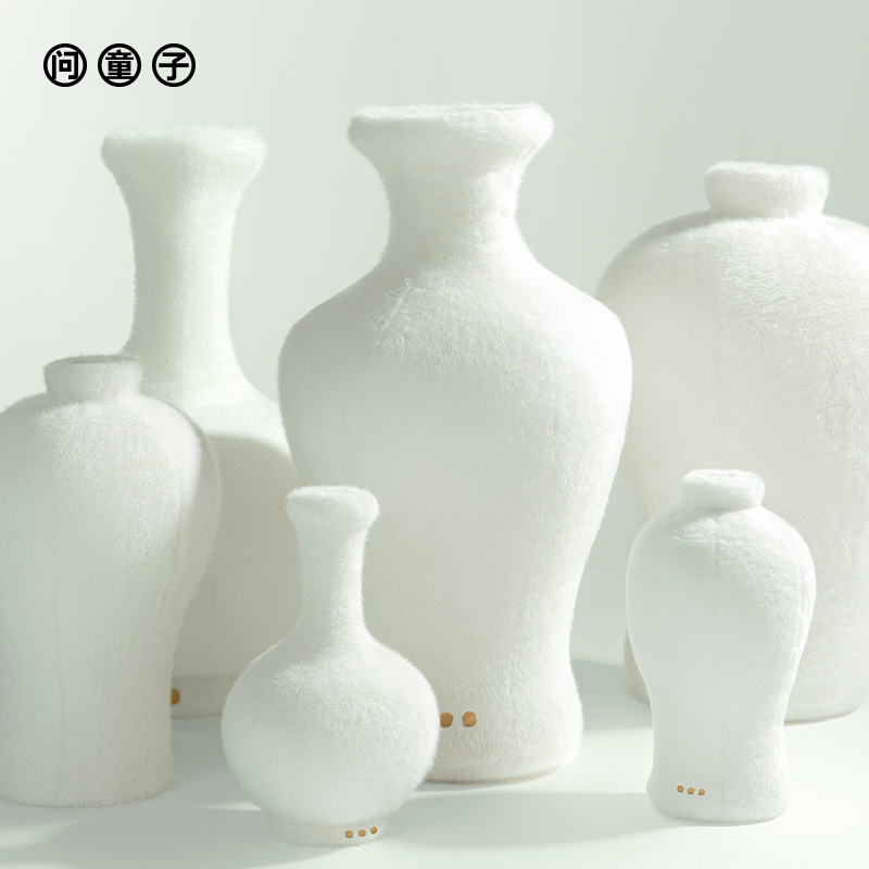 【新品】问童子 瓷器系列 白 毛绒观音梅赏瓶高端创意装饰布置