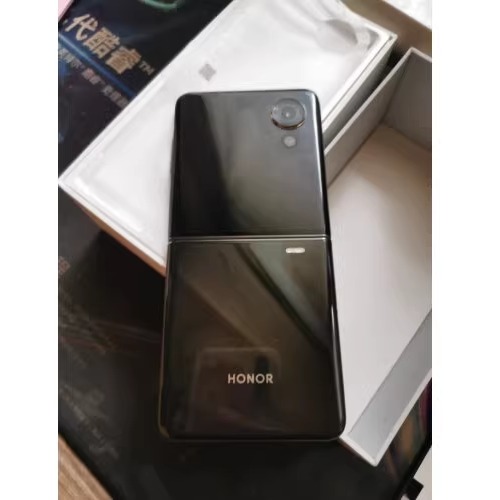 honor\/荣耀 Magic V Flip小折叠屏 4.0英寸大外屏 单反级写真相机